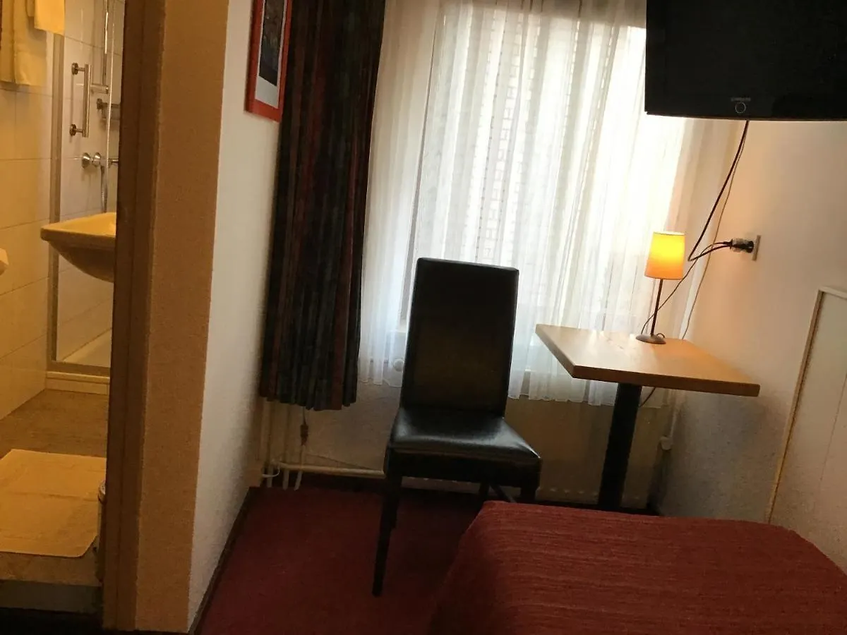 ***  Valkenburg aan de Geul Hotel Heynen הולנד