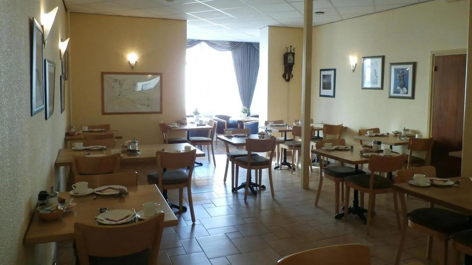 ***  Valkenburg aan de Geul Hotel Heynen הולנד